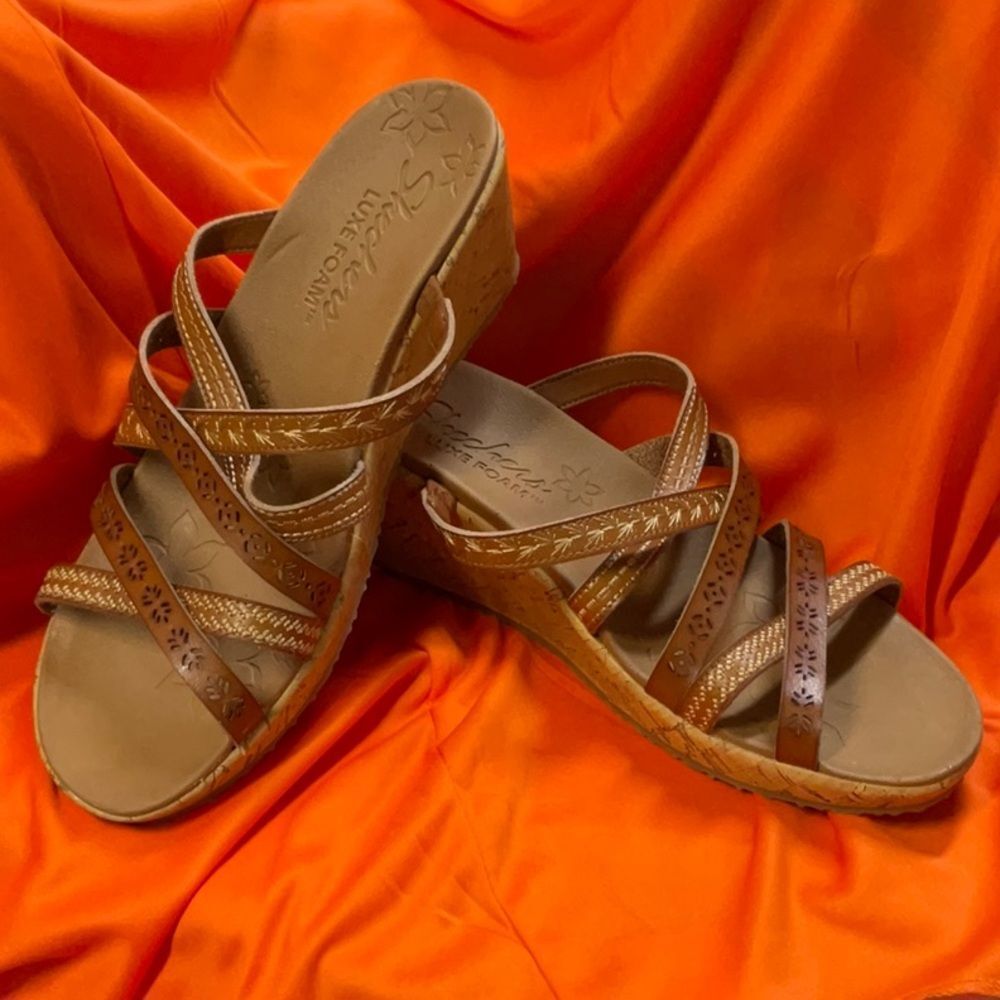 Skechers Luxe Foam Women's 7 Wedge Sandal - NWOT